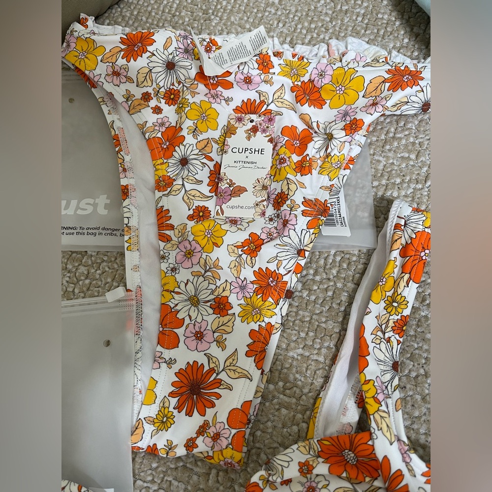 Women’s Cupshe x JJD Small Garden of Gaia Floral Bikini Set - Picture 4 of 6